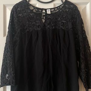 Black 3/4 lace sleeve blouse